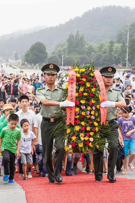 開(kāi)挖機(jī)，坐游艇、飛機(jī) 山河智能開(kāi)展員工家屬開(kāi)放日活動(dòng)