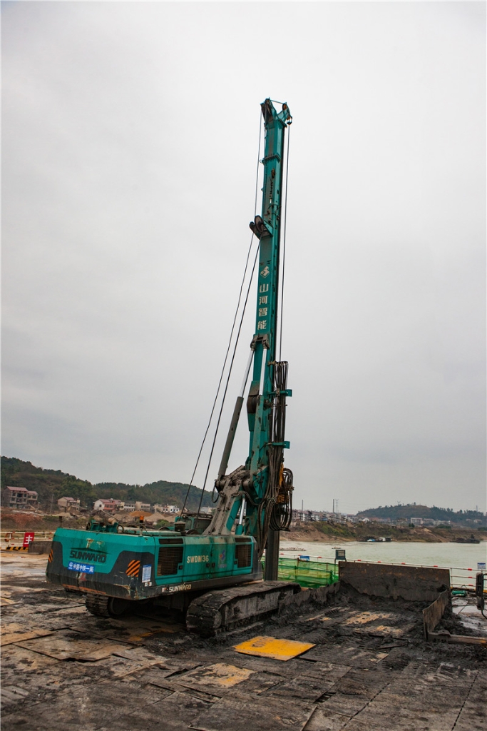 水下鉆孔80米，山河智能旋挖鉆機震撼施工場面
