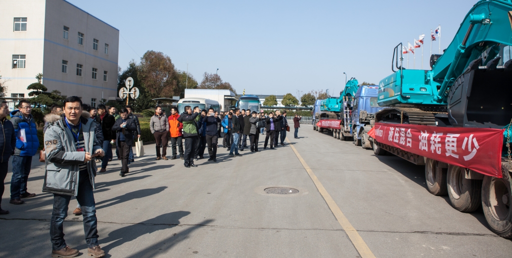 就這樣被你征服！山河智能100臺(tái)液壓混合動(dòng)力挖掘機(jī)挺進(jìn)礦山