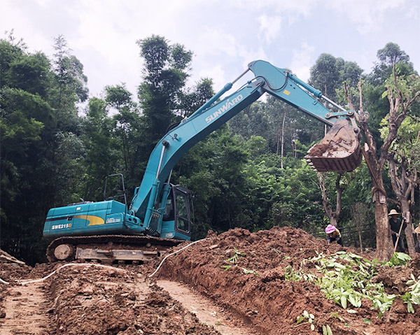 “清涼”送到客戶手中，為山河智能售后服務活動打CAII