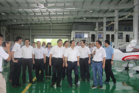 達(dá)哲省長(zhǎng)調(diào)研山河科技：要抓住通航發(fā)展的機(jī)遇