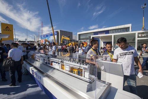 山河智能酷帥曾大蝦，一大波美圖帶你親臨北京BICES展