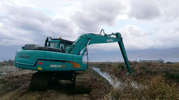 守護(hù)藍(lán)色多瑙河，山河智能長(zhǎng)臂挖掘機(jī)歐洲首秀