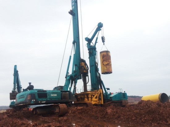 喜訊！山河智能SWRC170自行式全回轉(zhuǎn)全套管鉆機獲湖南省首臺(套)重大技術裝備產(chǎn)品獎勵！