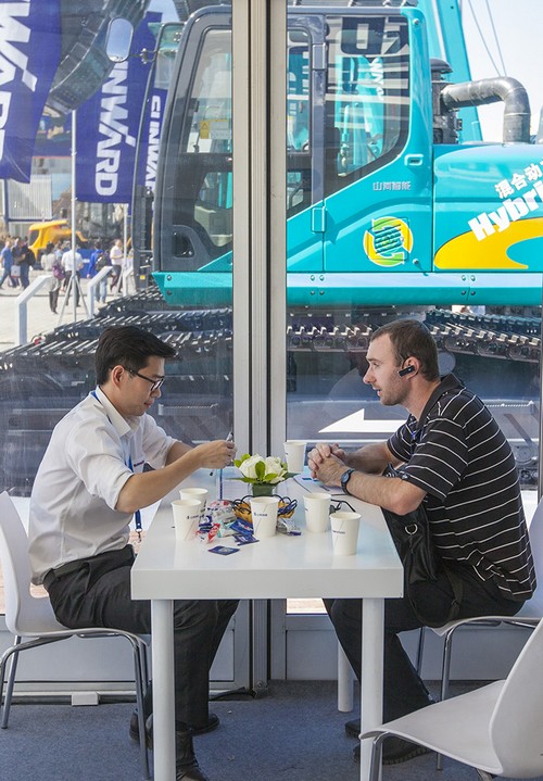 山河智能酷帥曾大蝦，一大波美圖帶你親臨北京BICES展