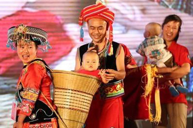 他們，用小小背簍背出山河大情懷