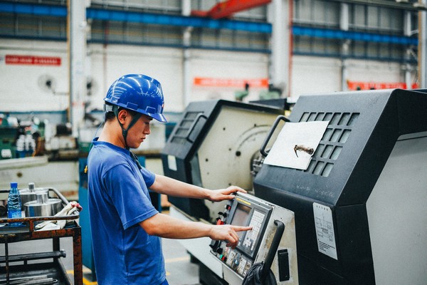 曾夢想當(dāng)廚師，卻成數(shù)控車工大師