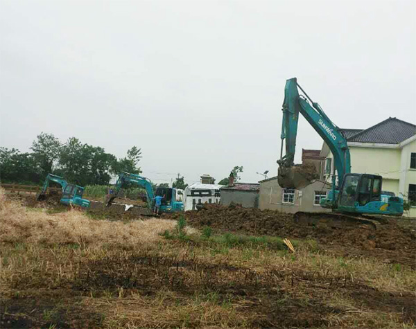 抗洪英雄顯身手，山河智能系列挖掘機(jī)奔赴抗洪一線