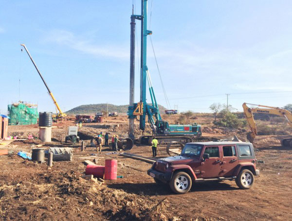 肯尼亞總統(tǒng)高度贊賞，乞力馬扎羅山下山河綠閃耀