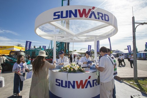 山河智能酷帥曾大蝦，一大波美圖帶你親臨北京BICES展