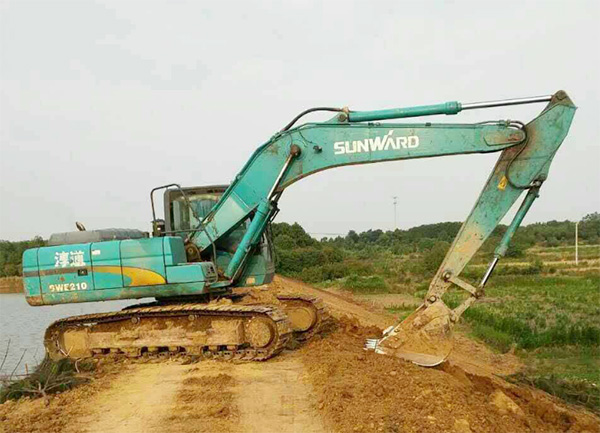 抗洪英雄顯身手，山河智能系列挖掘機(jī)奔赴抗洪一線