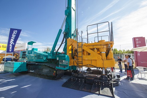 山河智能酷帥曾大蝦，一大波美圖帶你親臨北京BICES展