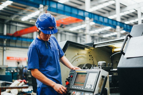 曾夢想當(dāng)廚師，卻成數(shù)控車工大師