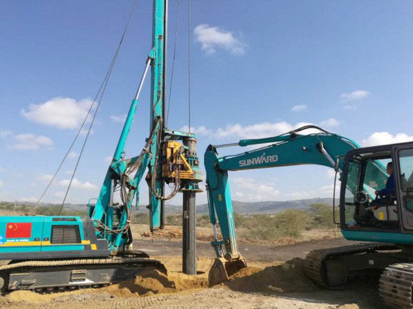 肯尼亞總統(tǒng)高度贊賞，乞力馬扎羅山下山河綠閃耀