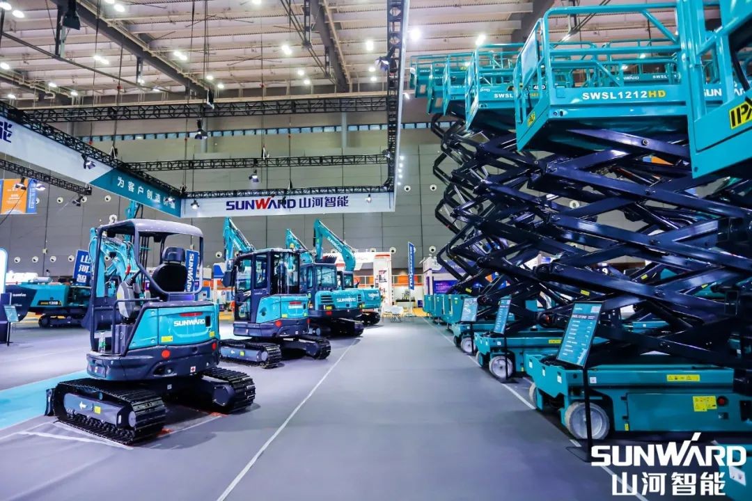 “山河綠”亮相長(zhǎng)沙國(guó)際工程機(jī)械展，50余款產(chǎn)品盡顯山河智能創(chuàng)新實(shí)力
