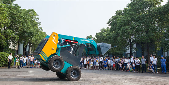 這個夏天，親子玩轉(zhuǎn)山河智能“三棲”裝備