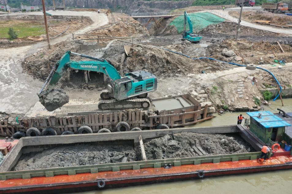 初心源地，山河智能挖掘機實力大顯 | 百年風(fēng)華筑錦繡山河（1）