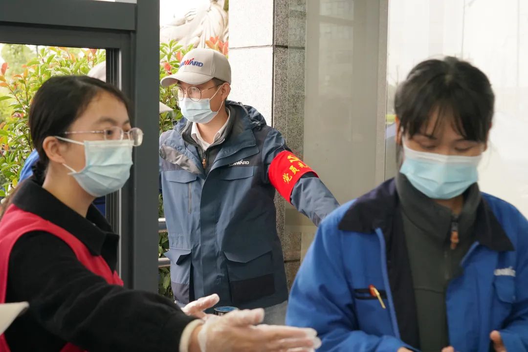 采樣完成率近100%！山河智能第一時間開展全員核酸檢測，保障安全生產(chǎn)