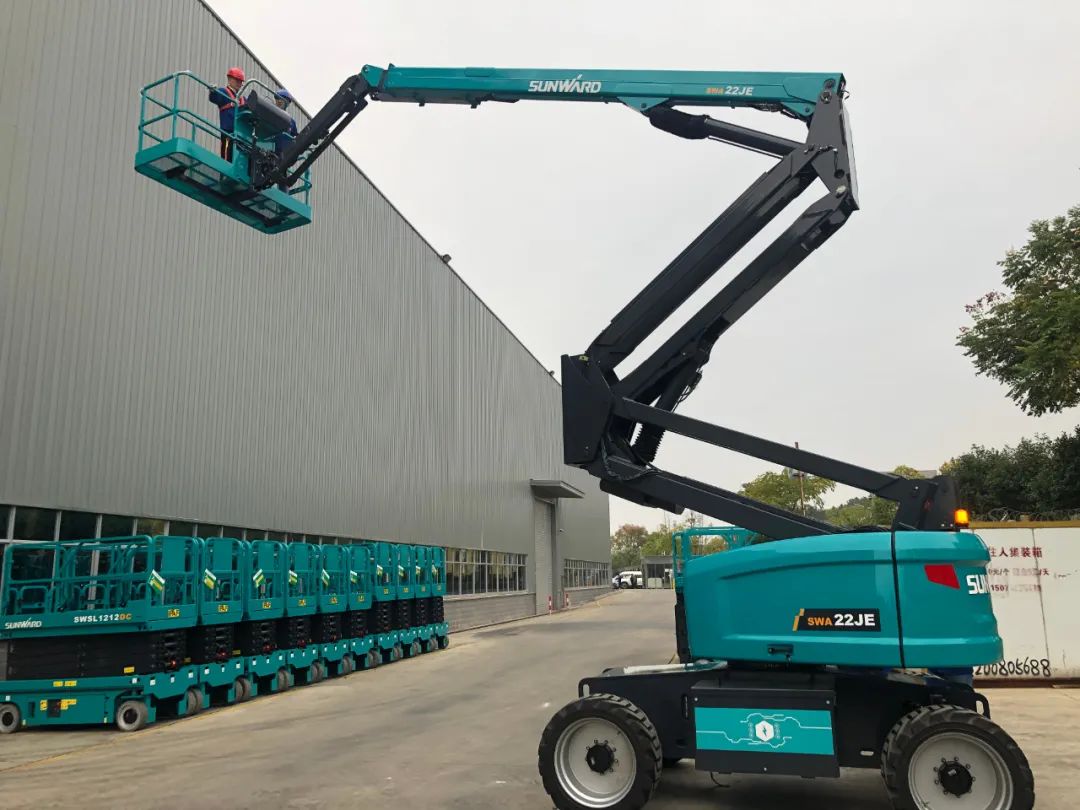 同級(jí)別作業(yè)高度最高！山河智能首款自主研發(fā)電動(dòng)臂式高空作業(yè)平臺(tái)下線