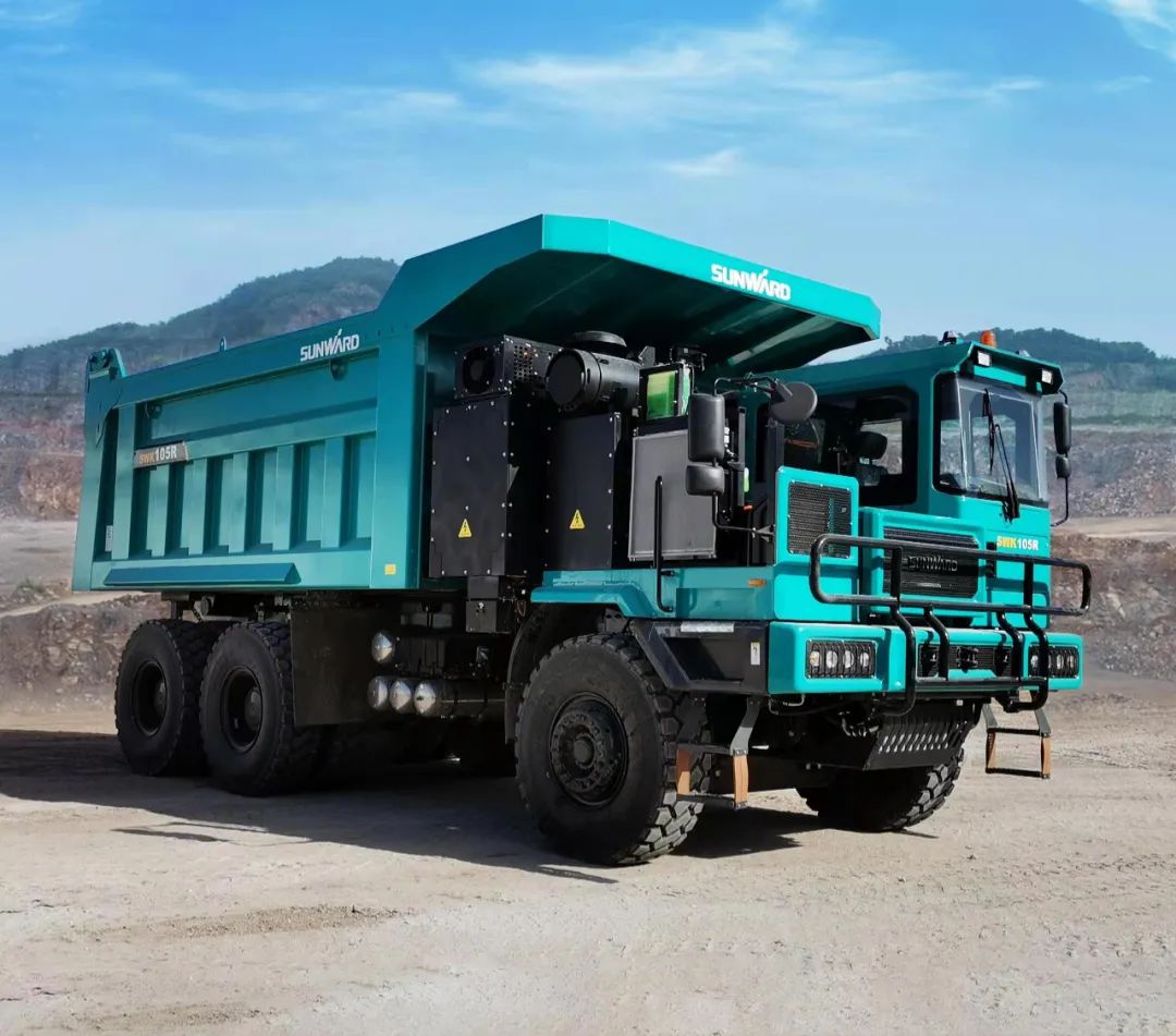 新能源，長(zhǎng)續(xù)航！山河智能首臺(tái)LNG增程式寬體礦卡下線交付