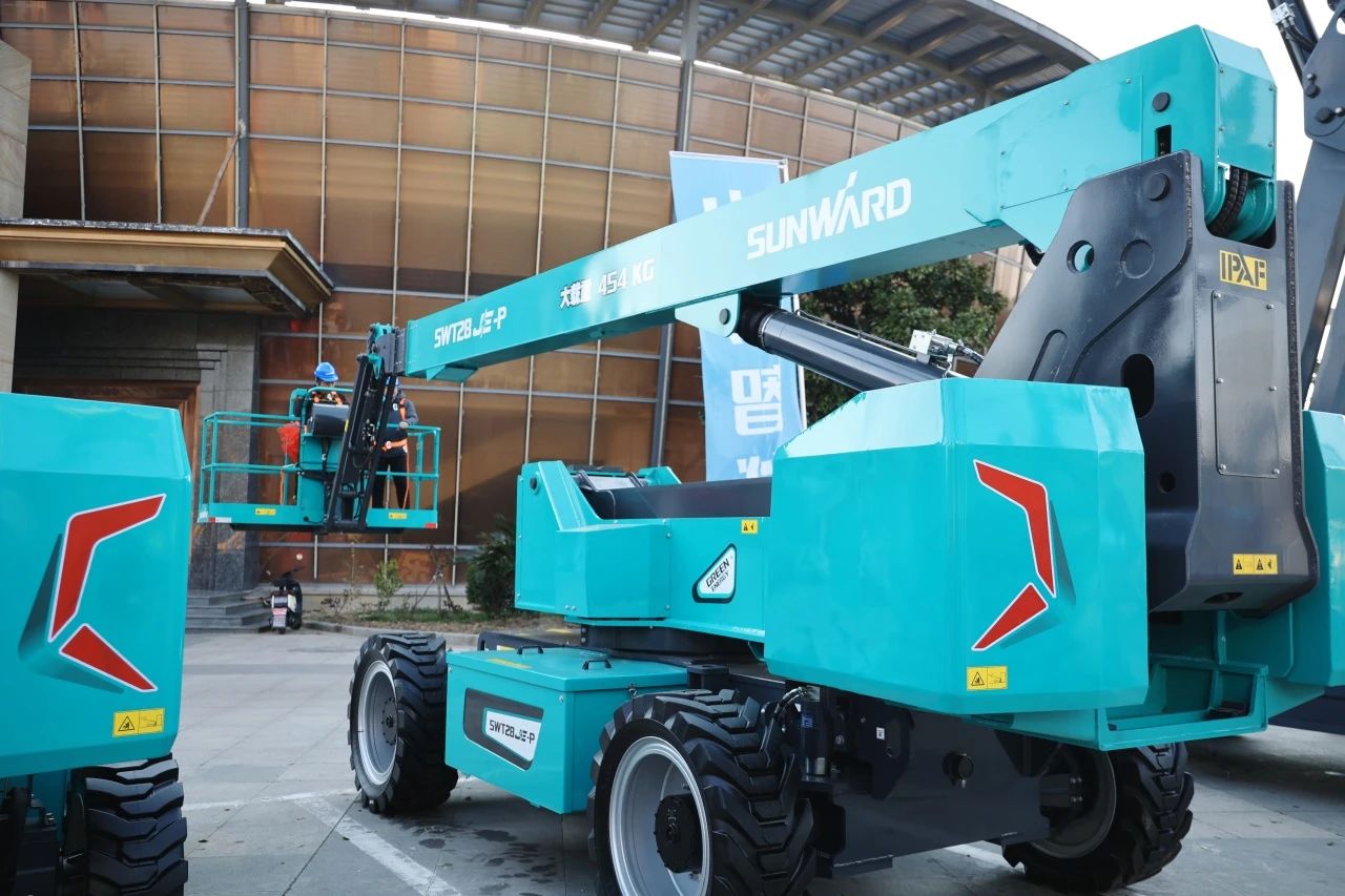 登“高”向“新”，山河智能亮相第九屆全國高空作業(yè)平臺租賃大會