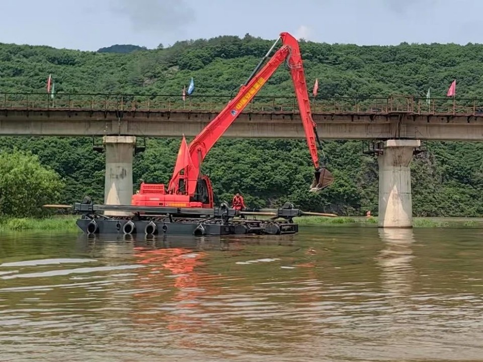 硬核破解“最后一公里”難題，山河智能應(yīng)急救援設(shè)備助力“應(yīng)急使命·2025”演習(xí)！