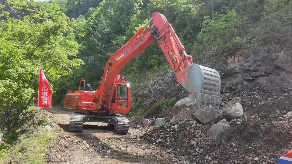 硬核破解“最后一公里”難題，山河智能應(yīng)急救援設(shè)備助力“應(yīng)急使命·2025”演習(xí)！